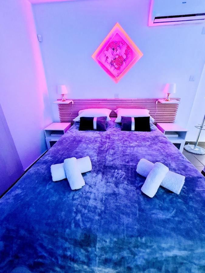 Apartment Hidden Lights *